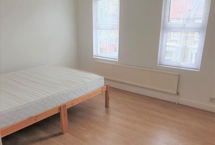 Inchiriere Casa 2 Dormitoare in Stratford, Vernom Rd E15