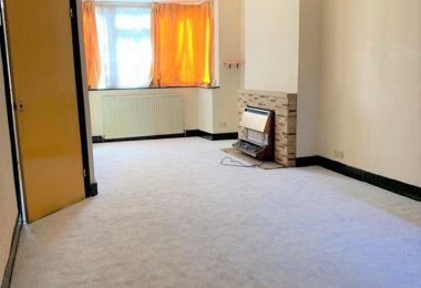 Inchiriere Casa cu 3 Dormitoare in Upton Park Londra E6