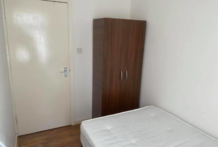 Inchiriez Camera Single in Stratford Zona 2