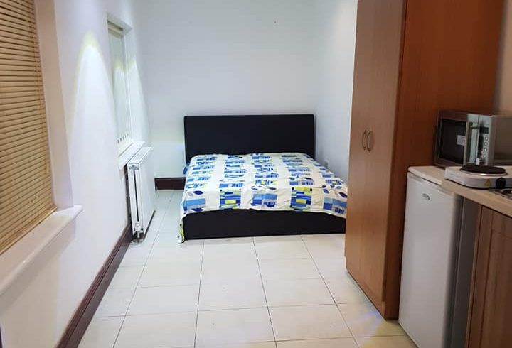 Inchiriez Camera king cu baie proprie in Walton-on-Thames