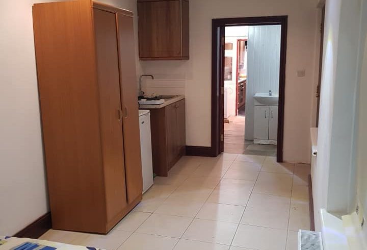 Inchiriez Camera king cu baie proprie in Walton-on-Thames - Imagine 2