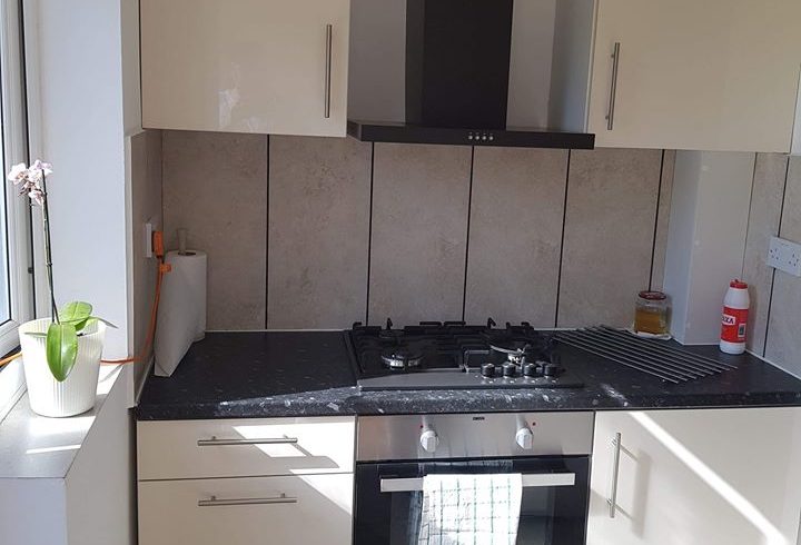 Inchiriez camera King Size in South Harrow4 Inchiriez camera King Size in South Harrow4