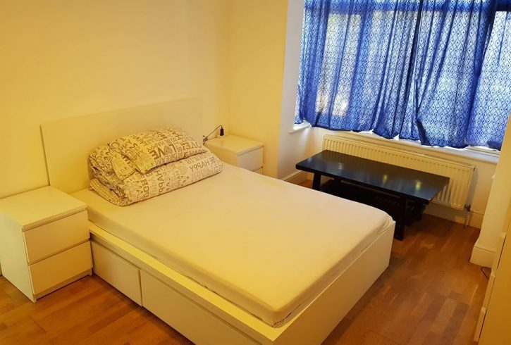 Inchiriez camera King Size in South Harrow Inchiriez camera King Size in South Harrow