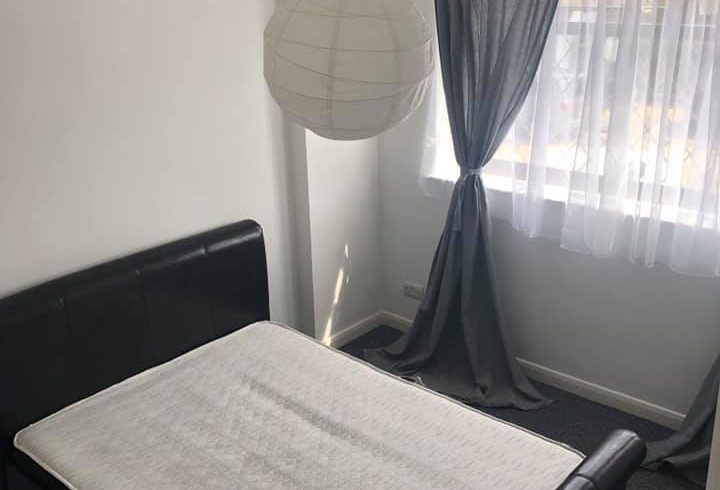 Inchiriez camera dubla in Romford