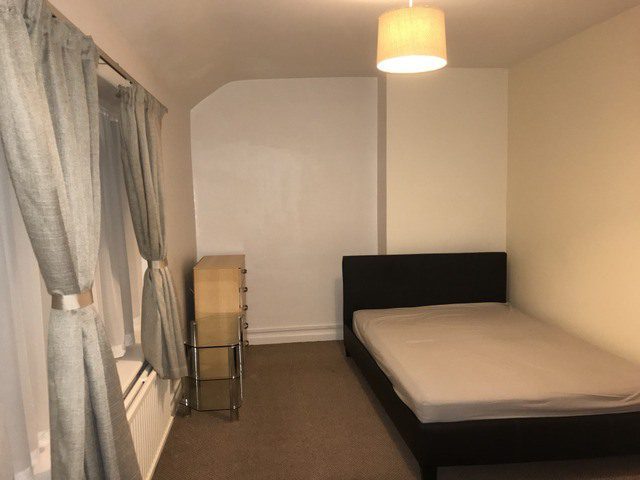 Inchiriez camera dubla large in Dagenham