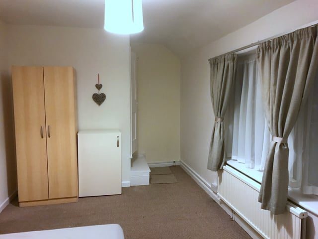 Inchiriez camera dubla large in Dagenham