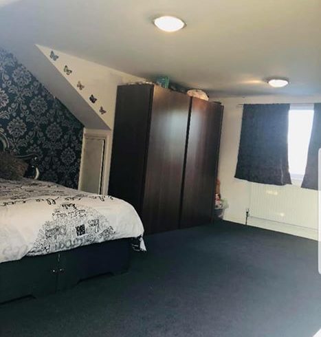 Inchiriez camera king size Ilford