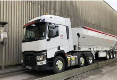 Recrutam Soferi Class 1 in Tamworth si Burton UK