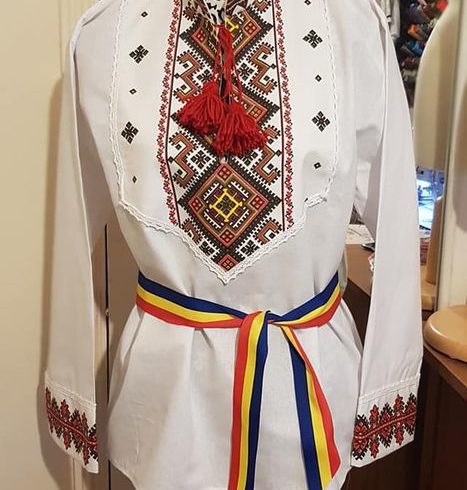 Rochite cămăși seturi motive tradiționale in UK