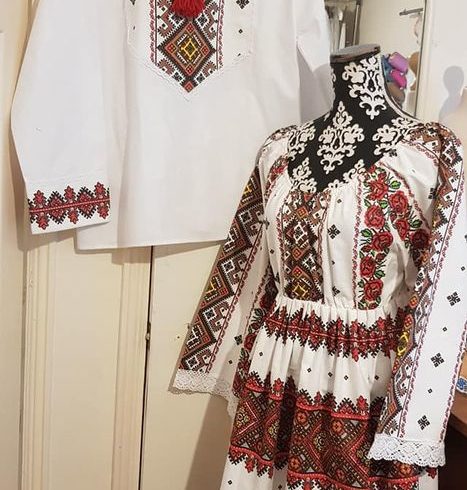 Rochite cămăși seturi motive tradiționale in UK