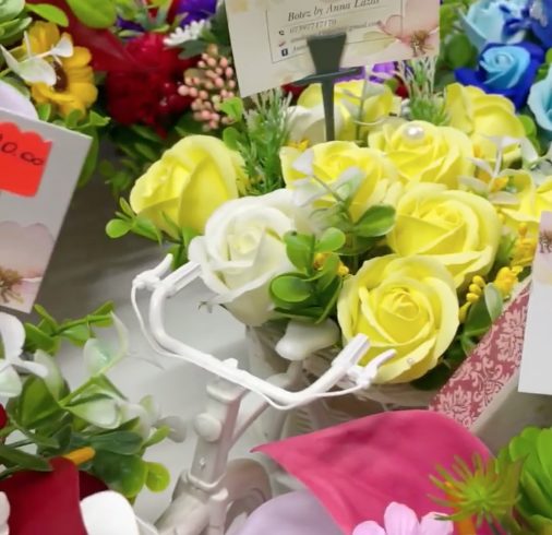 Trandafiri De Sapun Si Aranjamente Florale Cu Livrare In UK