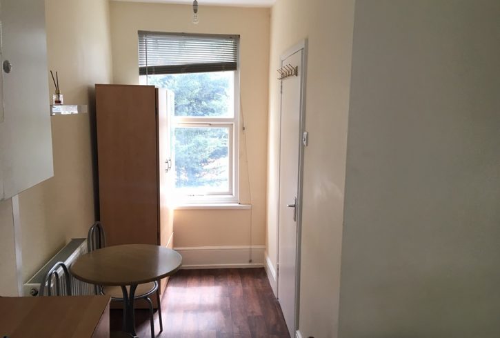 Inchiriem Studio Flat in Plaistow - Londra E13