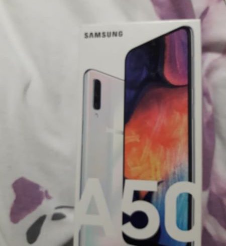 Vand telefon Samsung Galaxy A50 Nou in Waltham Forest Londra