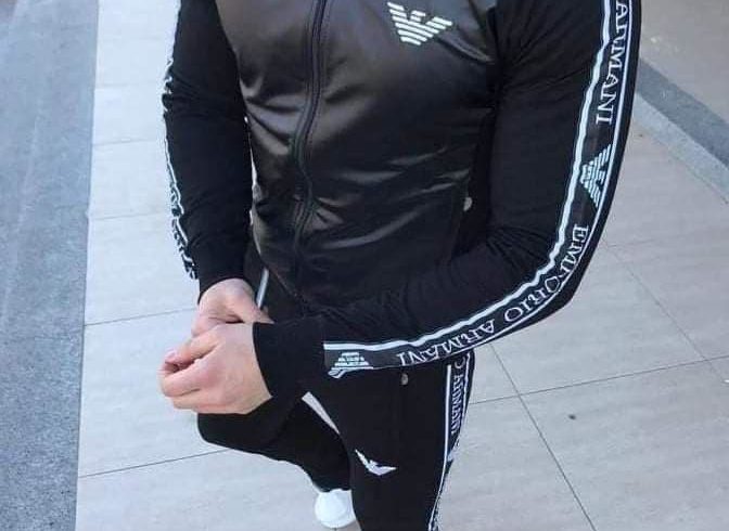 Trening Emporio Armani Negru cu Livrare in UK