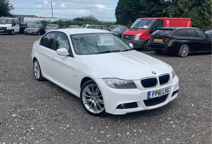 Vand Auto BMW 318i din 2011 localizat in Higham UK