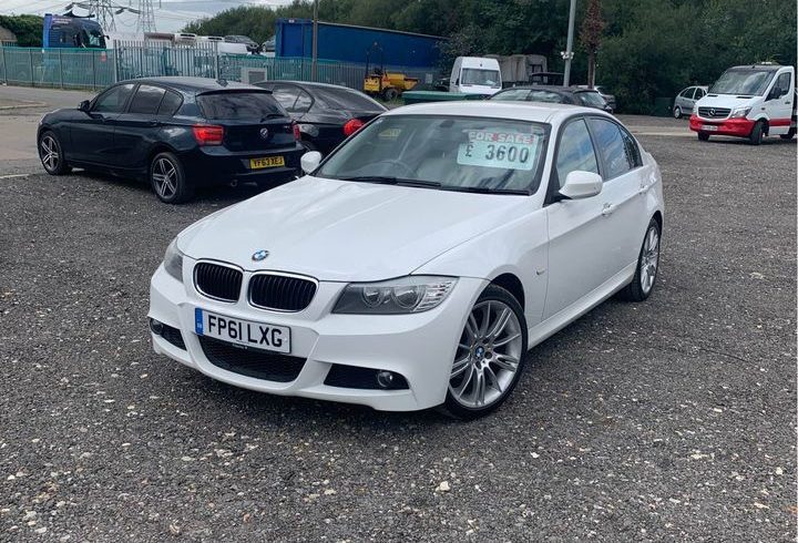 Vand Auto BMW 318i din 2011 localizat in Higham UK