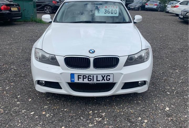 Vand Auto BMW 318i din 2011 localizat in Higham UK