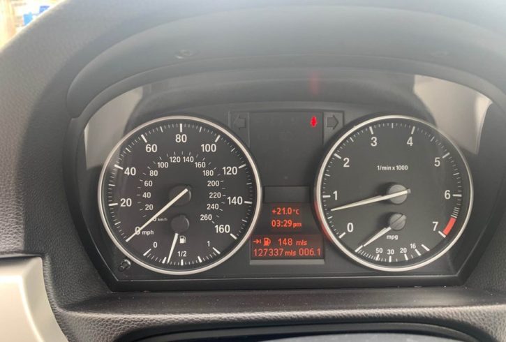 Vand Auto BMW 318i din 2011 localizat in Higham UK