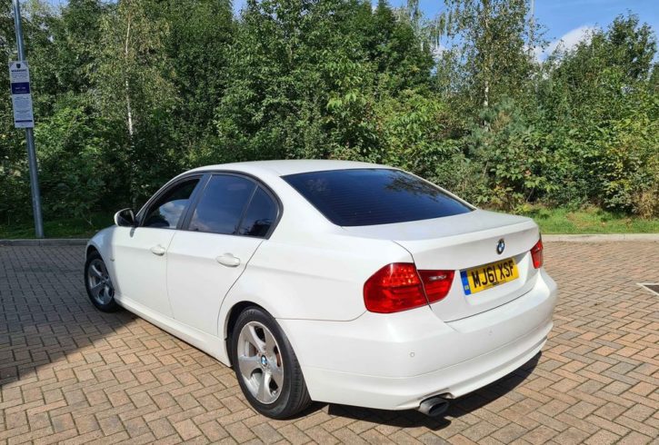 Vand Auto BMW 320D SE E90 din 2012 in Londra UK