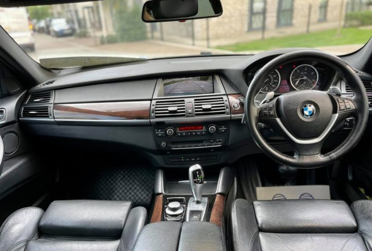 Vand Auto BMW X6 3.5D X-Drive in Londra UK