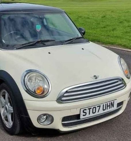 Vand Auto Mini Cooper D din 2007 in Londra UK