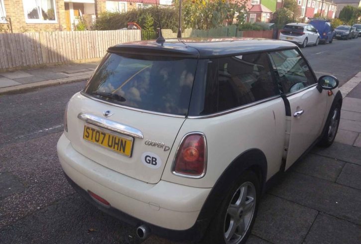 Vand Auto Mini Cooper D din 2007 in Londra UK