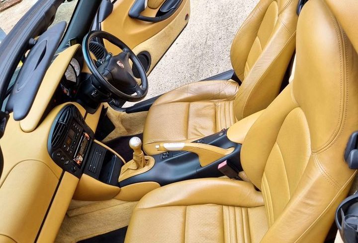 Vand Auto Porsche 986 Boxter din 2002 in Ilford