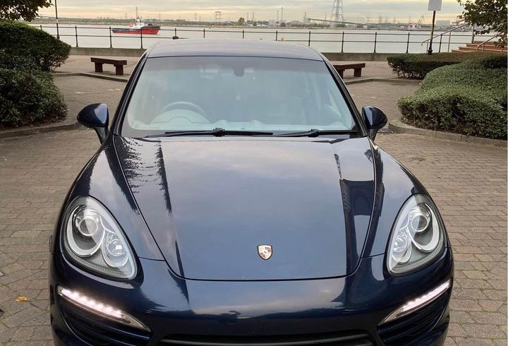 Vand Auto Porsche Cayenne 2011 in Dartford