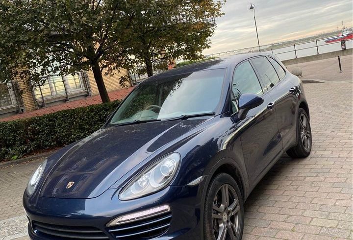 Vand Auto Porsche Cayenne 2011 in Dartford