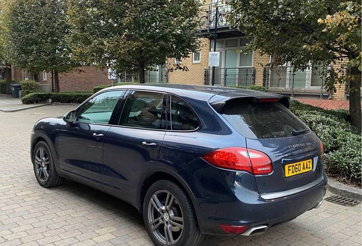 Vand Auto Porsche Cayenne 2011 in Dartford