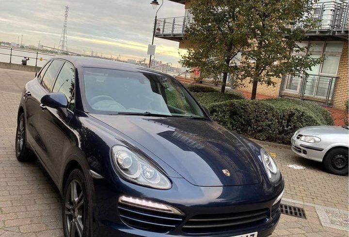 Vand Auto Porsche Cayenne 2011 in Dartford