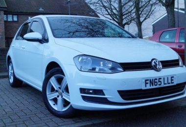Vand Auto Volkswagen Golf 2016 in Londra UK