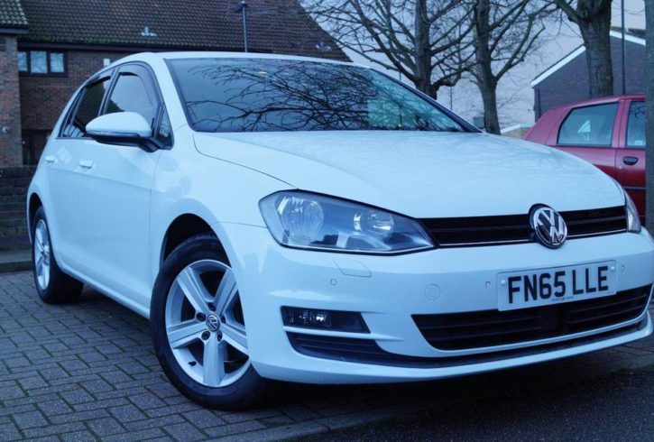 Vand Auto Volkswagen Golf 2016 in Londra UK Vand Auto Volkswagen Golf 2016 in Londra UK