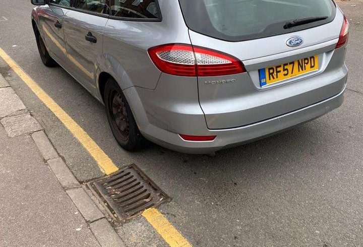 Vand Ford Mondeo Edge in Dagenham Londra UK