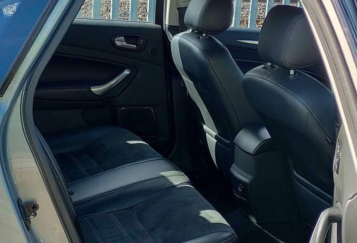 Vand Ford Mondeo Titanium X in Luton UK