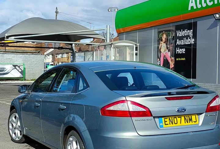 Vand Ford Mondeo Titanium X in Luton UK