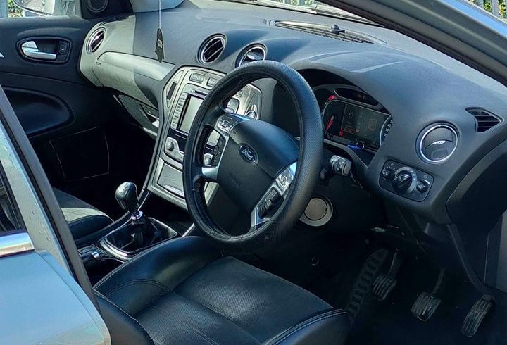 Vand Ford Mondeo Titanium X in Luton UK