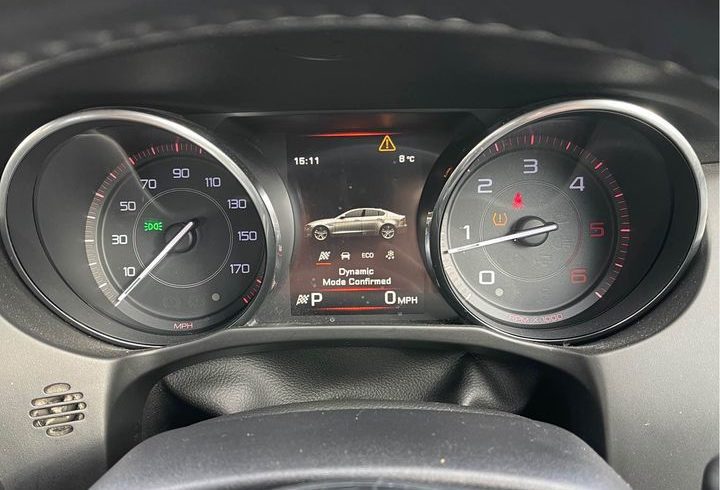 Vand Jaguar XE 2.2D in Barking Londra UK