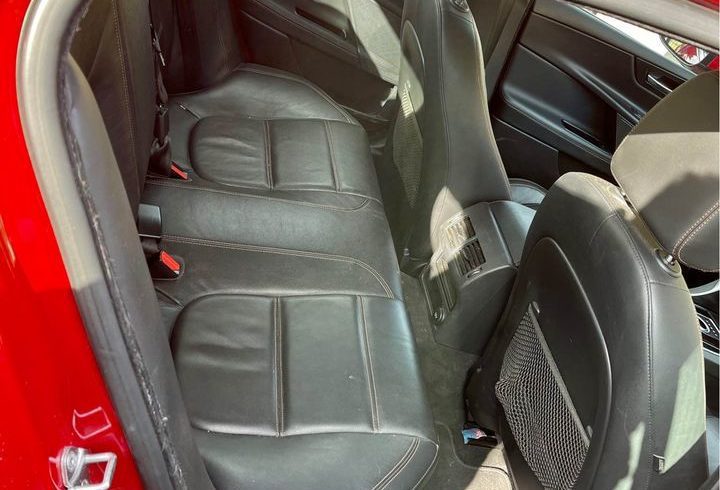 Vand Jaguar XE 2.2D in Barking Londra UK