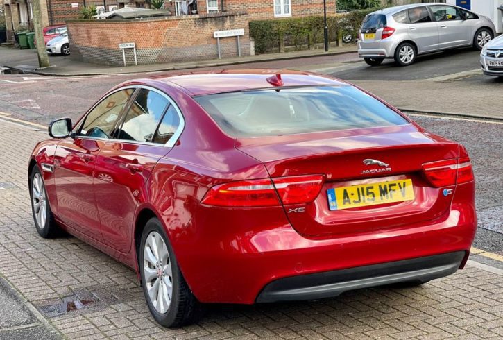 Vand Jaguar XE 2.2D in Barking Londra UK