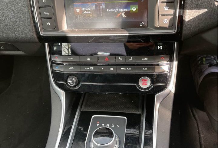 Vand Jaguar XE 2.2D in Barking Londra UK