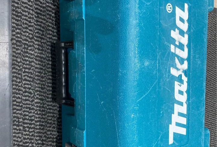 Vand Makita Planer KP0810 ca nou in Londra UK