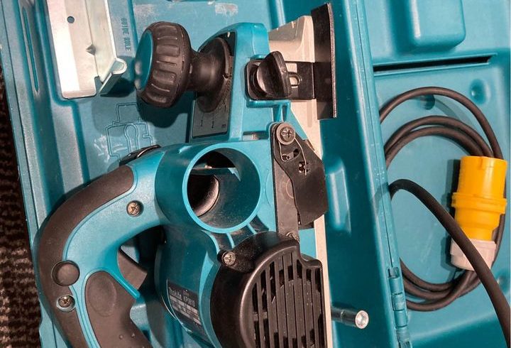 Vand Makita Planer KP0810 ca nou in Londra UK