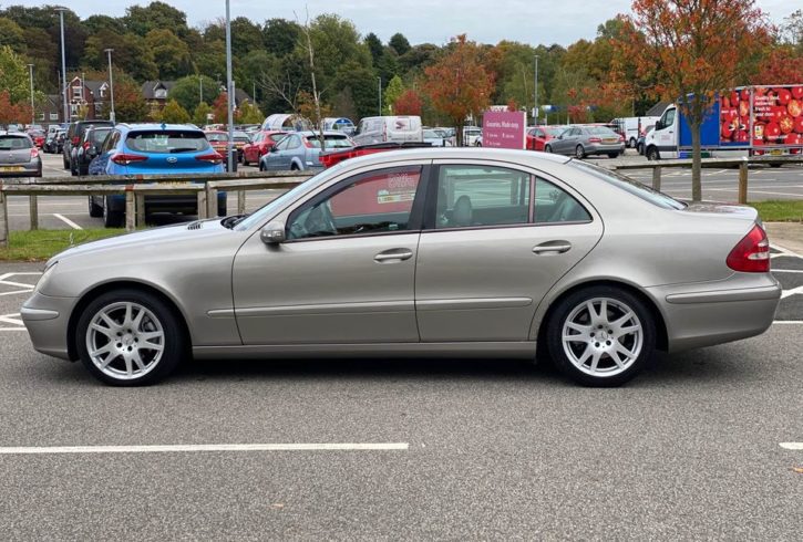Vand Masina 2003 Mercedes E Class in Mansfield