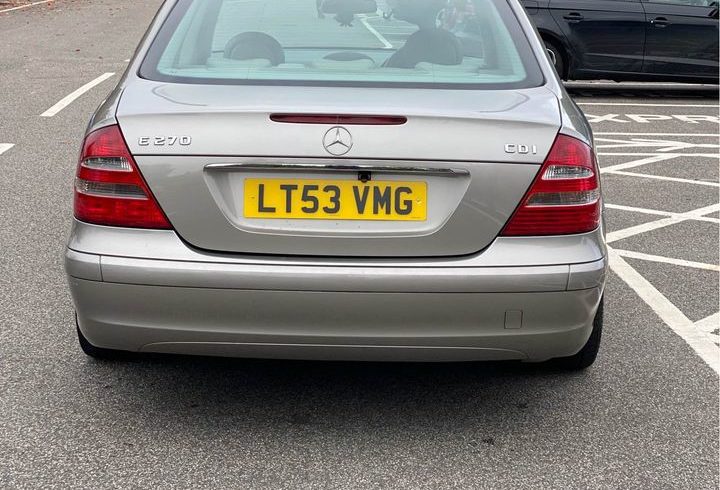 Vand Masina 2003 Mercedes E Class in Mansfield