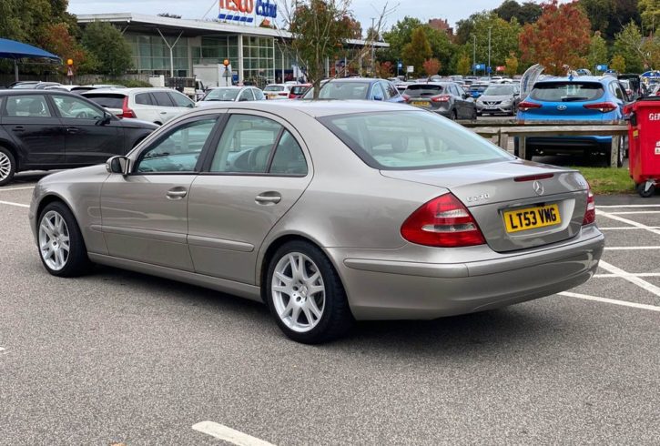Vand Masina 2003 Mercedes E Class in Mansfield
