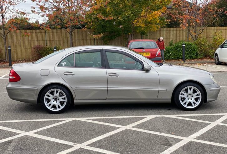 Vand Masina 2003 Mercedes E Class in Mansfield