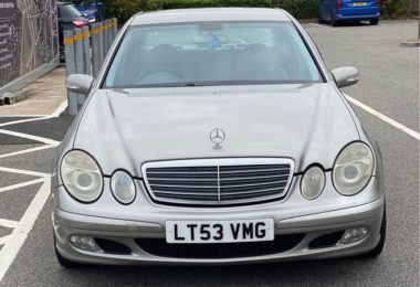 Vand Masina 2003 Mercedes E Class in Mansfield