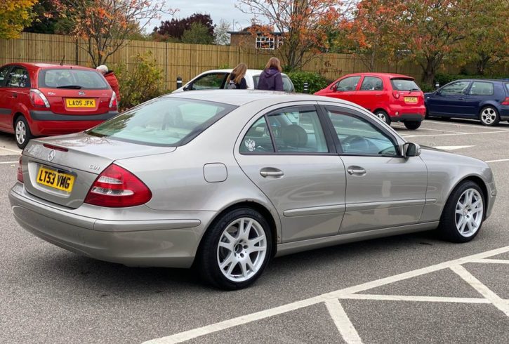 Vand Masina 2003 Mercedes E Class in Mansfield