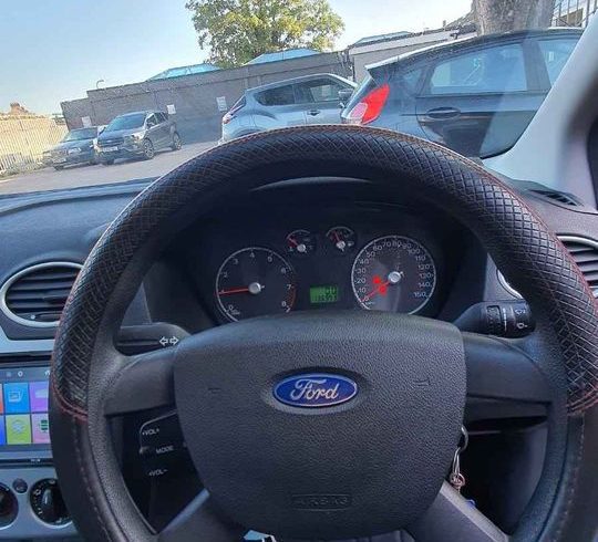 Vand Masina Ford Focus 1.6 in Waltham Cross UK
